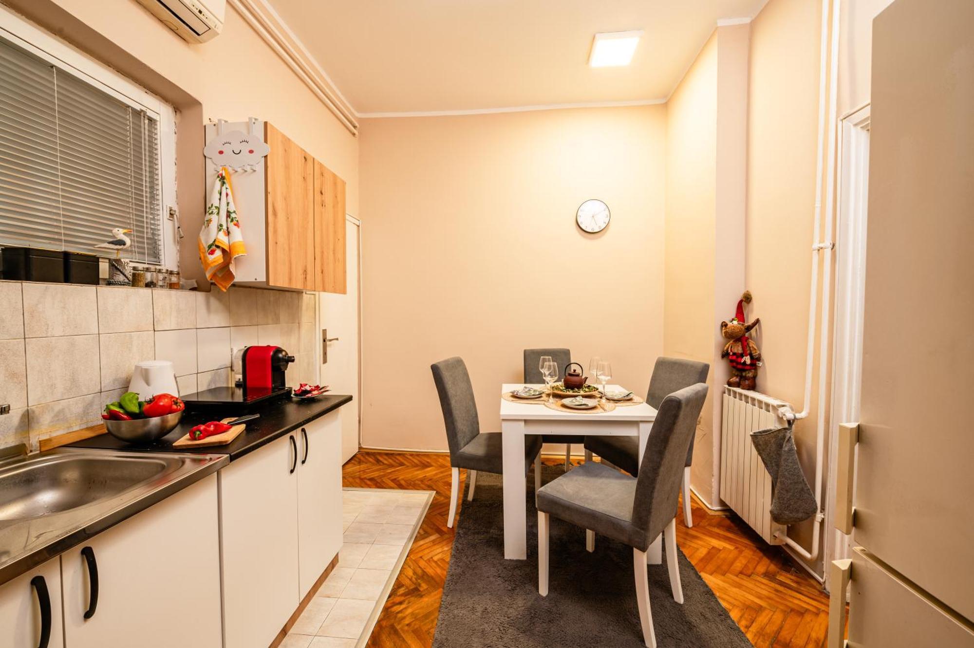 Cozy Apartment In City Center Белград Екстериор снимка